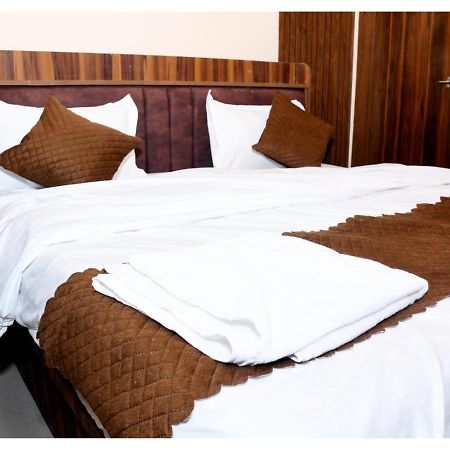 Tirupati Balaji Inn Bageshwar Dham Basāri 외부 사진