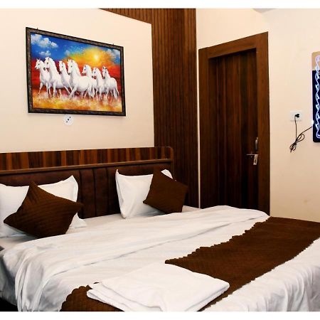 Tirupati Balaji Inn Bageshwar Dham Basāri 외부 사진
