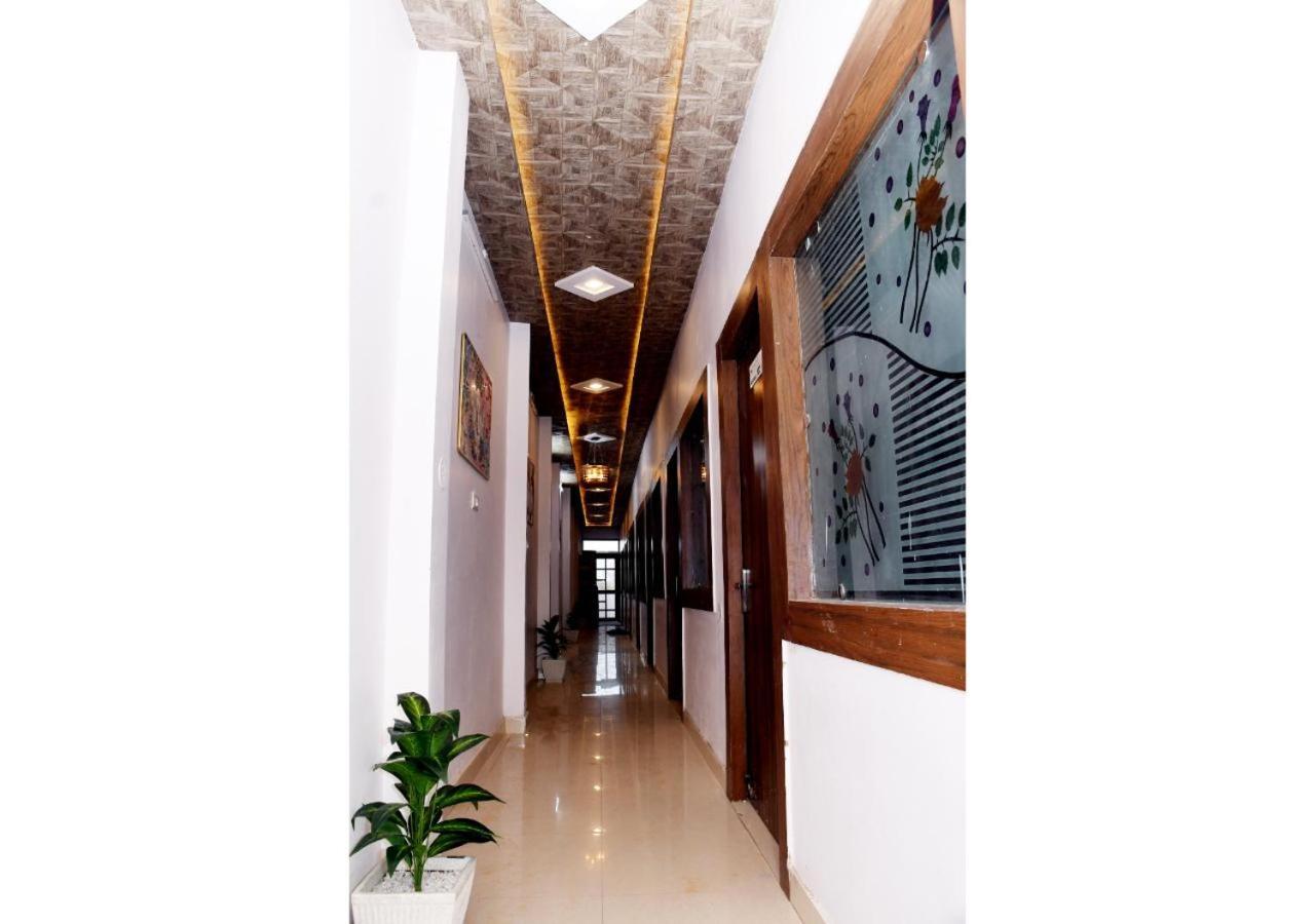 Tirupati Balaji Inn Bageshwar Dham Basāri 외부 사진