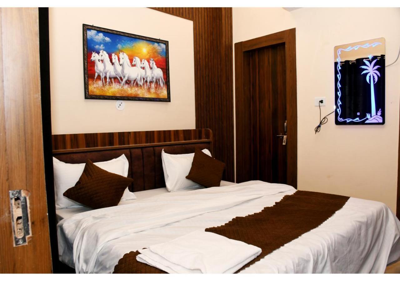 Tirupati Balaji Inn Bageshwar Dham Basāri 외부 사진