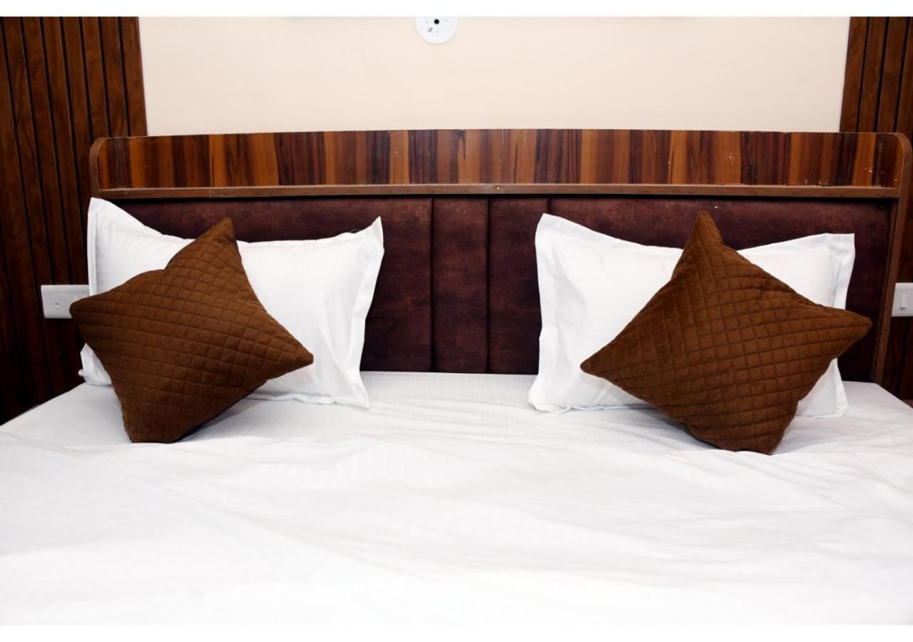 Tirupati Balaji Inn Bageshwar Dham Basāri 외부 사진