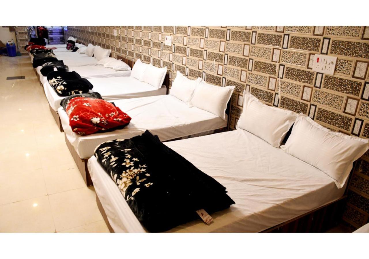 Tirupati Balaji Inn Bageshwar Dham Basāri 외부 사진