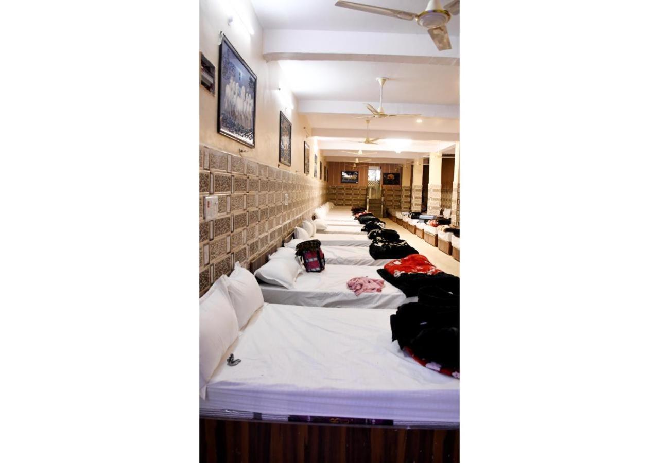 Tirupati Balaji Inn Bageshwar Dham Basāri 외부 사진