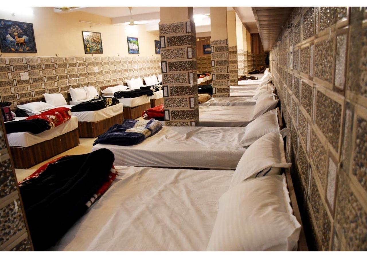 Tirupati Balaji Inn Bageshwar Dham Basāri 외부 사진