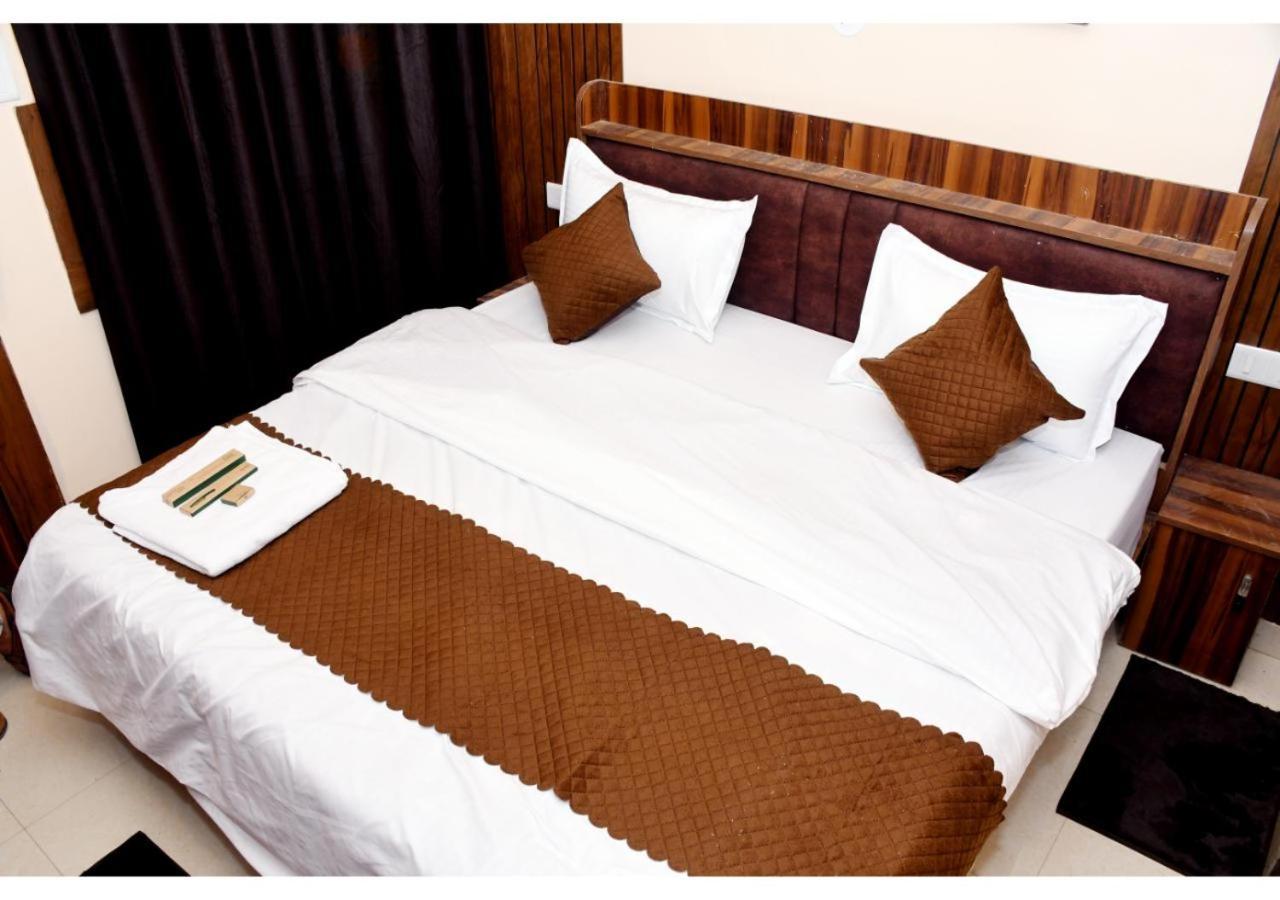 Tirupati Balaji Inn Bageshwar Dham Basāri 외부 사진
